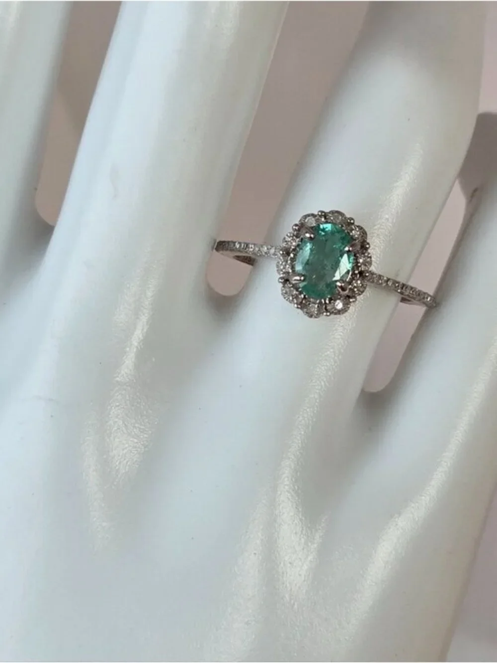 925 Sterling Silver Ring With Natural Emerald & Natural Diamonds